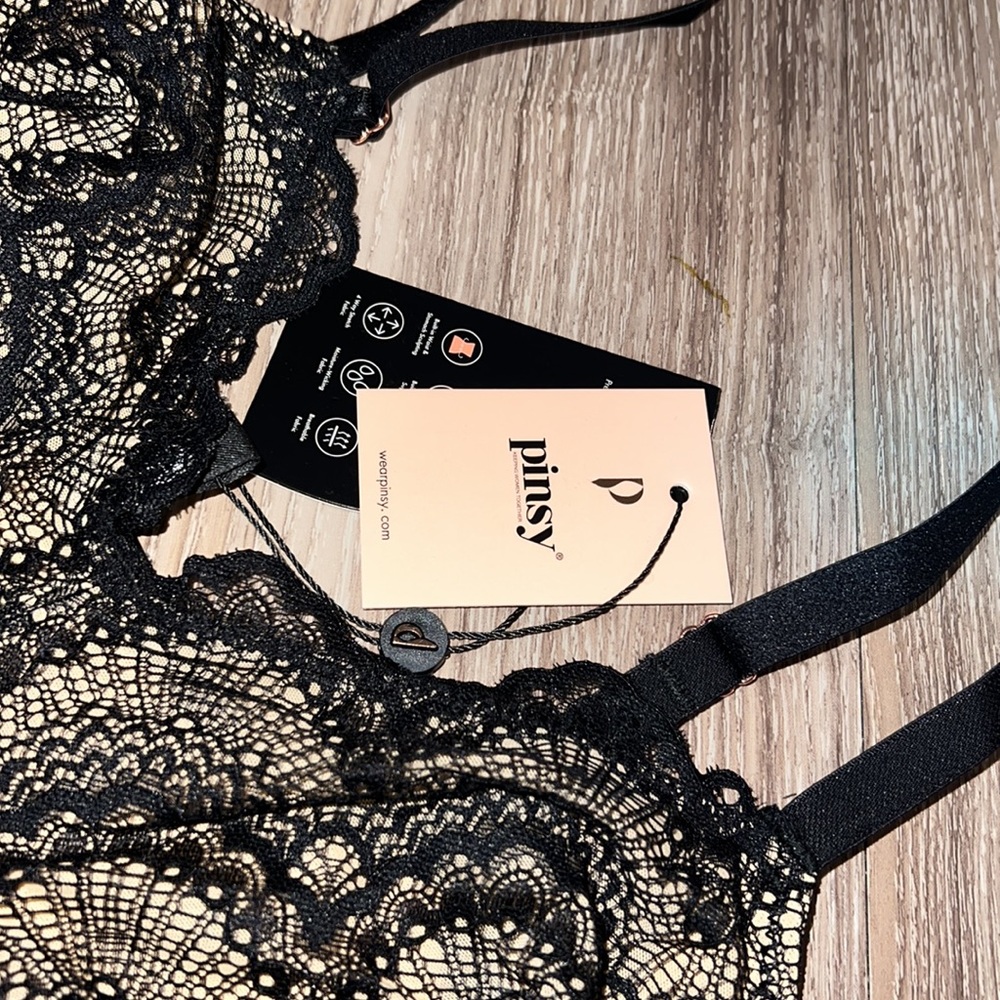 Pinsy Sculpting Lace Shapewear Bodysuit - Picture 8 of 11
